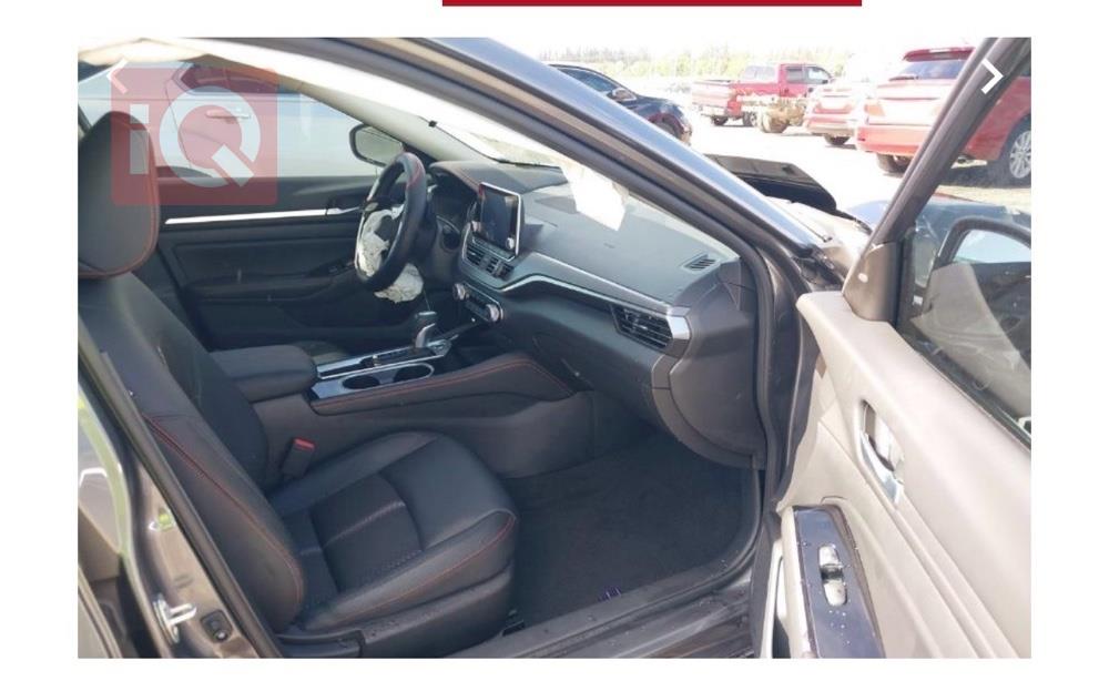 نيسان ألتيما